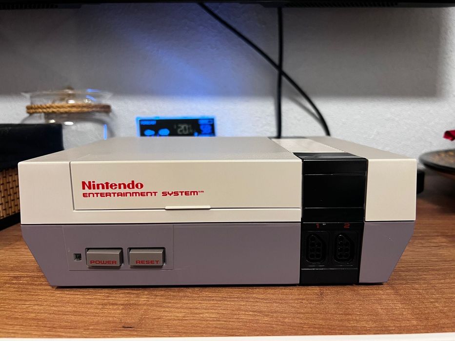 Konsola Nintendo NES + Gra Mario + 2 Pady