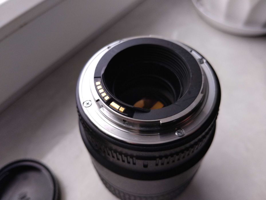 Canon EF 100mm f/2.8 Macro USM Друга версія