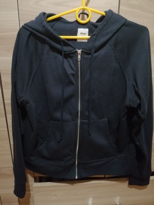 Bluza rozsowana z przodu z kapturem