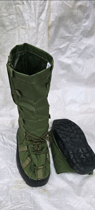 Бахіли утеплені водонепроникні олива піксель. Розмір від 36 до 48