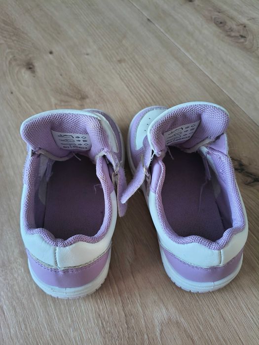 Buty sportowe rozmiar 24