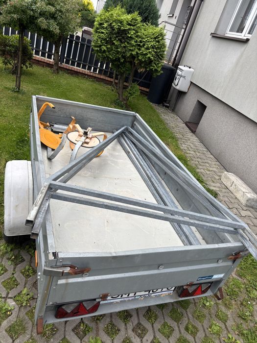 Przyczepka lekka thule baner reklamowy reklama na kółkach