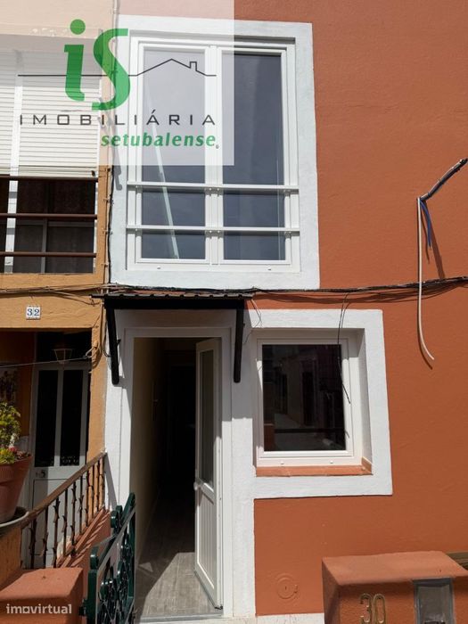 Moradia T4 Transformada Em T3 | Totalmente Remodelada | Casal De Figue