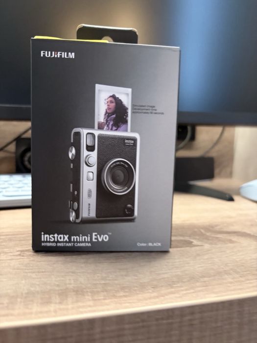 instax mini evo
