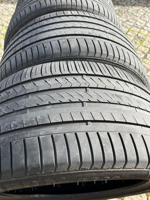 Pneus 315/35 R20 e 275/40 R20