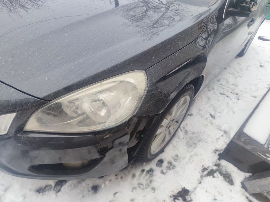Крило ліве Volvo V60 - S60, 2012, під відновлення.