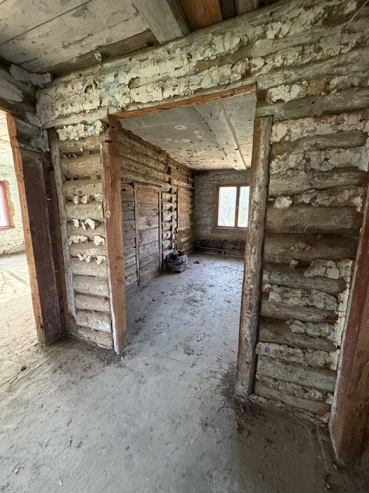 Продам будинок   + 20 соток землі при будинку