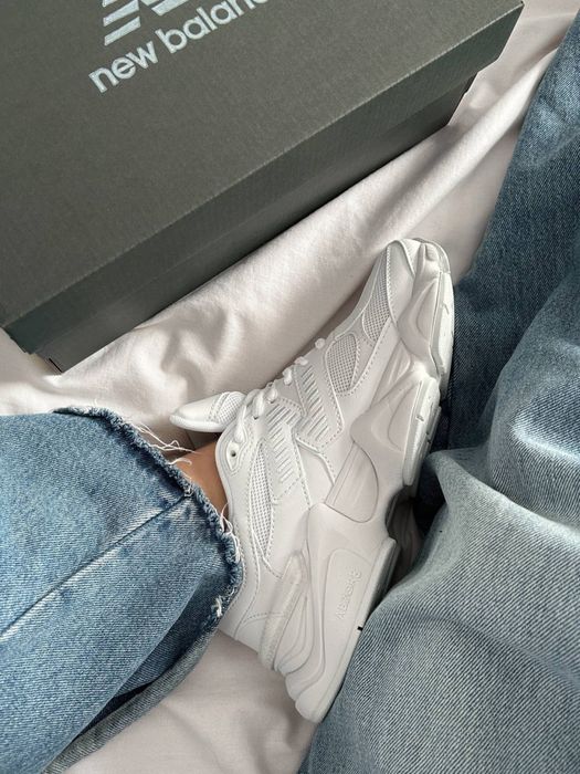 New. Balance 9060 Triple white r38