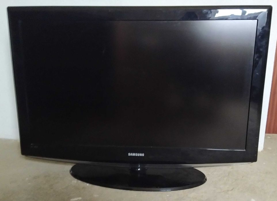TV Samsung LED 40" (ler descrição do anúncio)