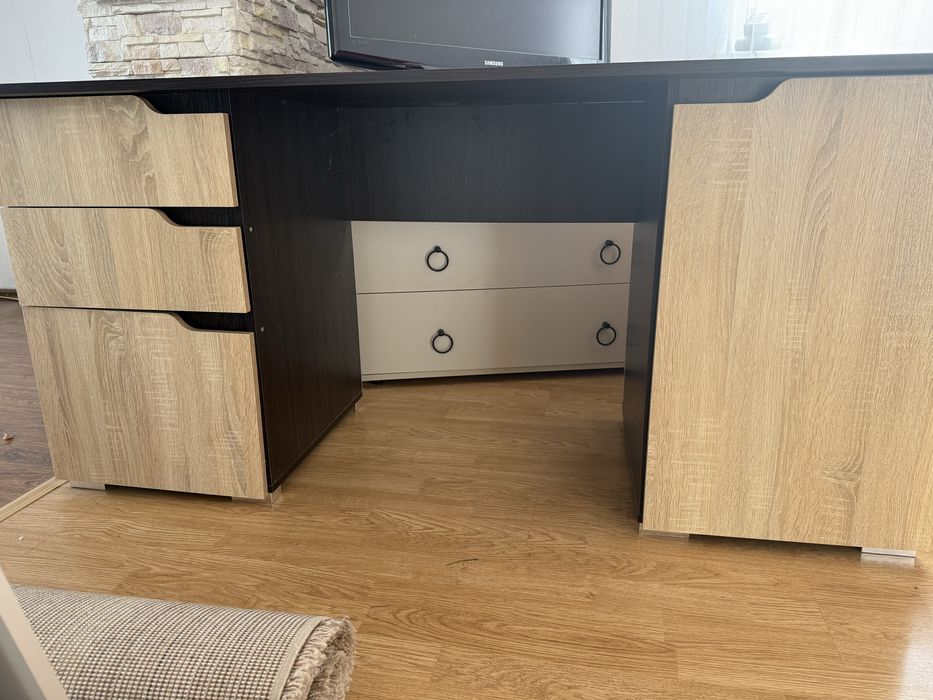 Якісний письмовий стіл стан нового