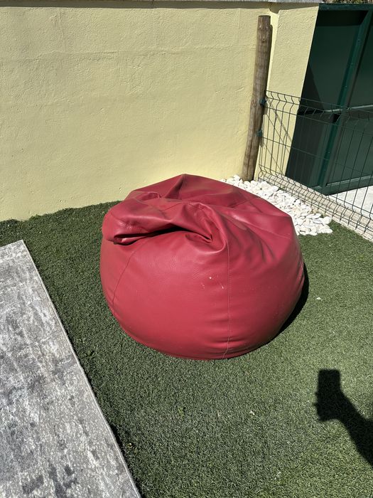 Puff vermelho BOM ESTADO