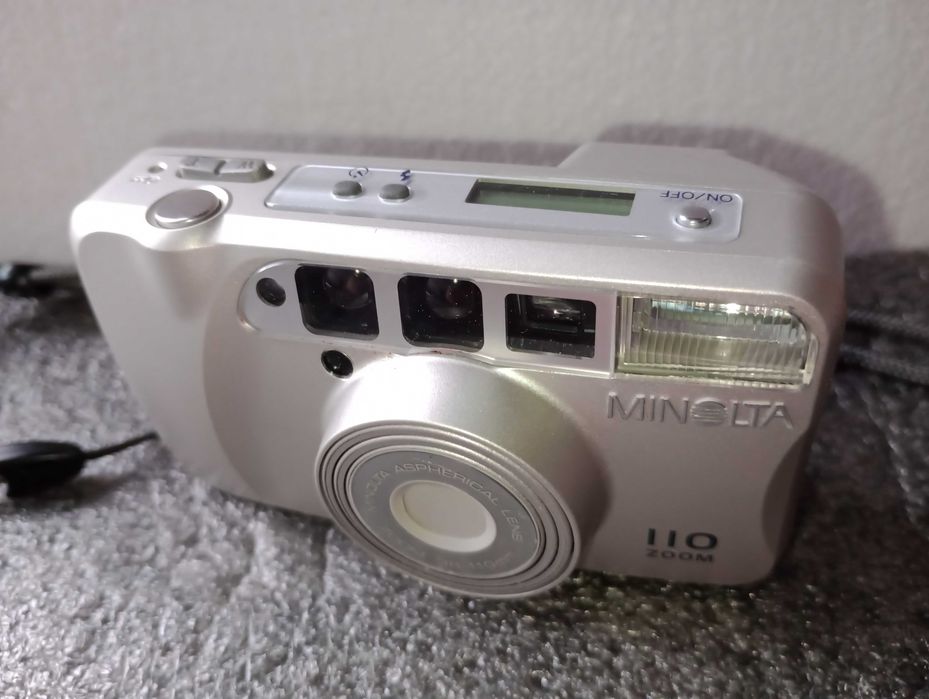 Minolta 110 zoom kompaktowy aparat fotograficzny
