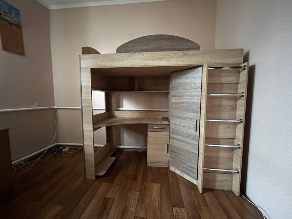 Двухъярусная кровать