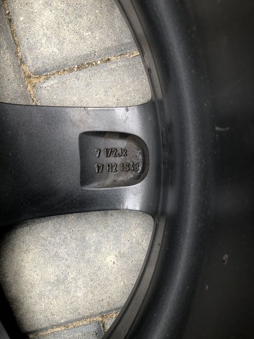 Felgi BMW z czujnikami ciśnienia 17"