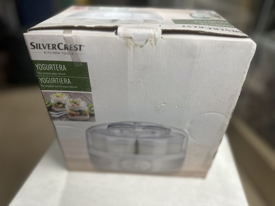 Iogurteira com 7 copos NOVA