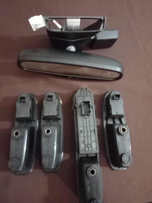 Vendo botão do vidro eléctrico e espelho interno do alfa romeu 159