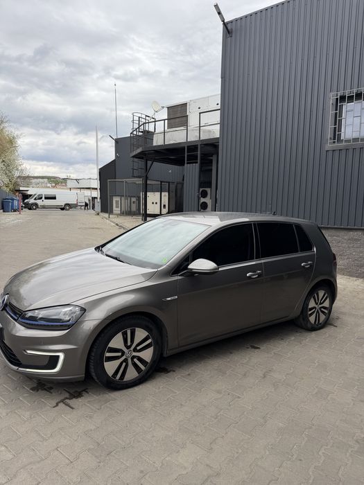 Volkswagen e-Golf 2014 – електрокар у відмінному стані, пробіг 116 км