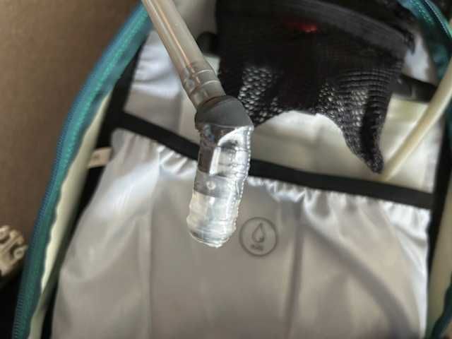 Mochila Evoc 10 litros + saco de água