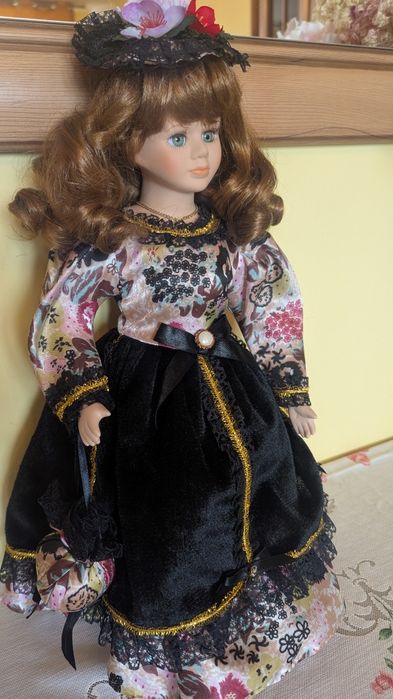 Lalka porcelanowa