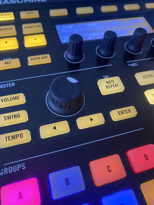 NI Maschine mk2 грувбокс