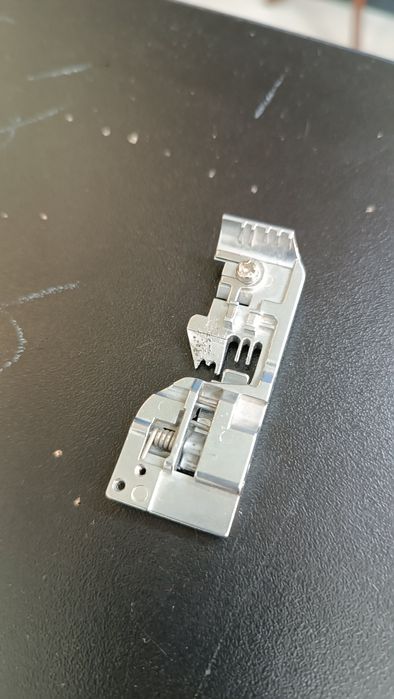 Коверлок Juki Majestic MO-75e