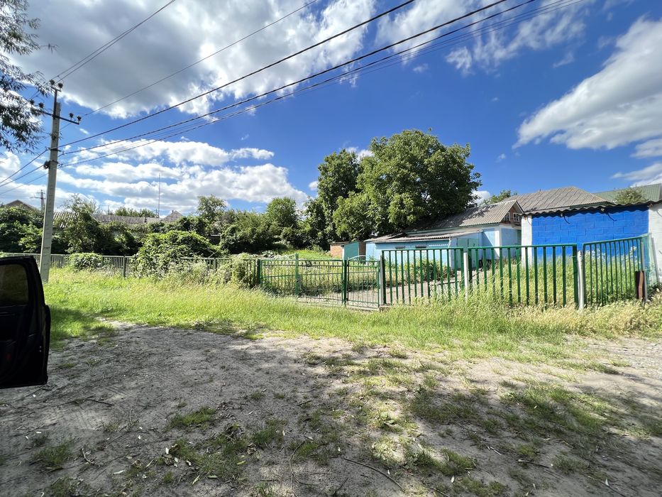 Продам будинок на березі річки!