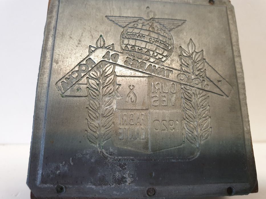 Antigo carimbo/cliché brasonado de ourivesaria fabricante Tavares da R