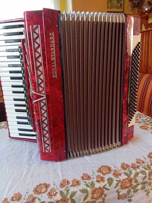 Akordeon Royal Standard Montana