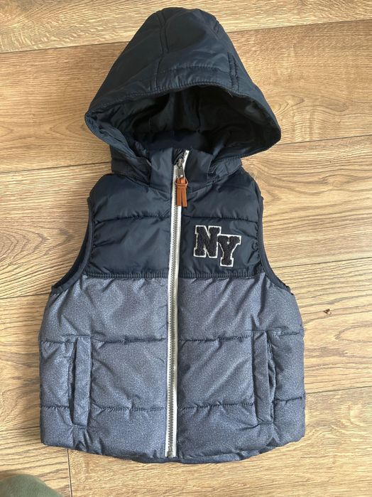 Kamizelka chłopięca  puchowa odpinany kaptur rozm 110/116 H&M