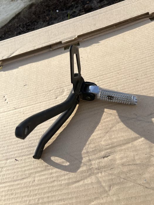 Задні ніжки пасажира Lifan SR220