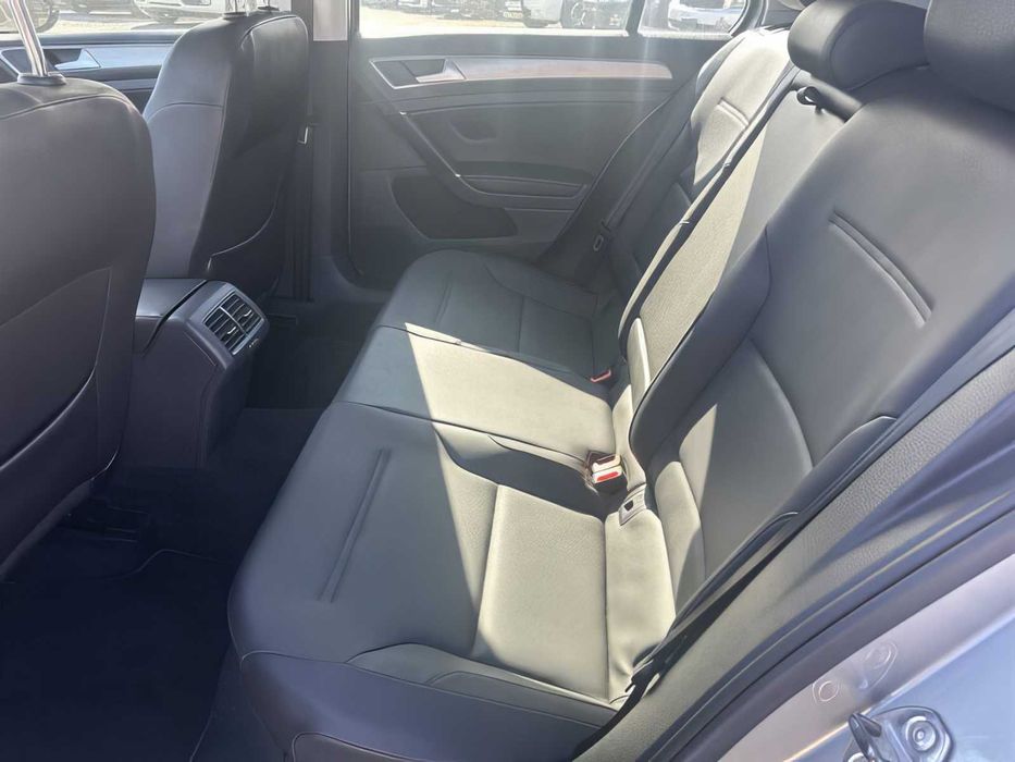 Volkswagen Golf S      2015