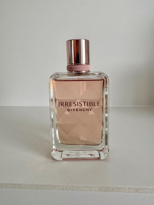 Irresistible Givenchy Very Floral Givenchy perfumy 50 ml