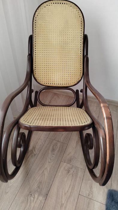 Fotel bujany drewniany