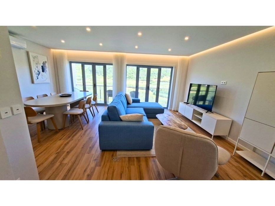 T3 Duplex a 2 passos da Praia da Nazaré | Mobilado | Estacionamento