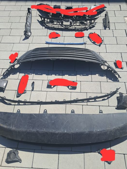 Решітка бампера, нижня губа переднього бампера Toyota Venza  2