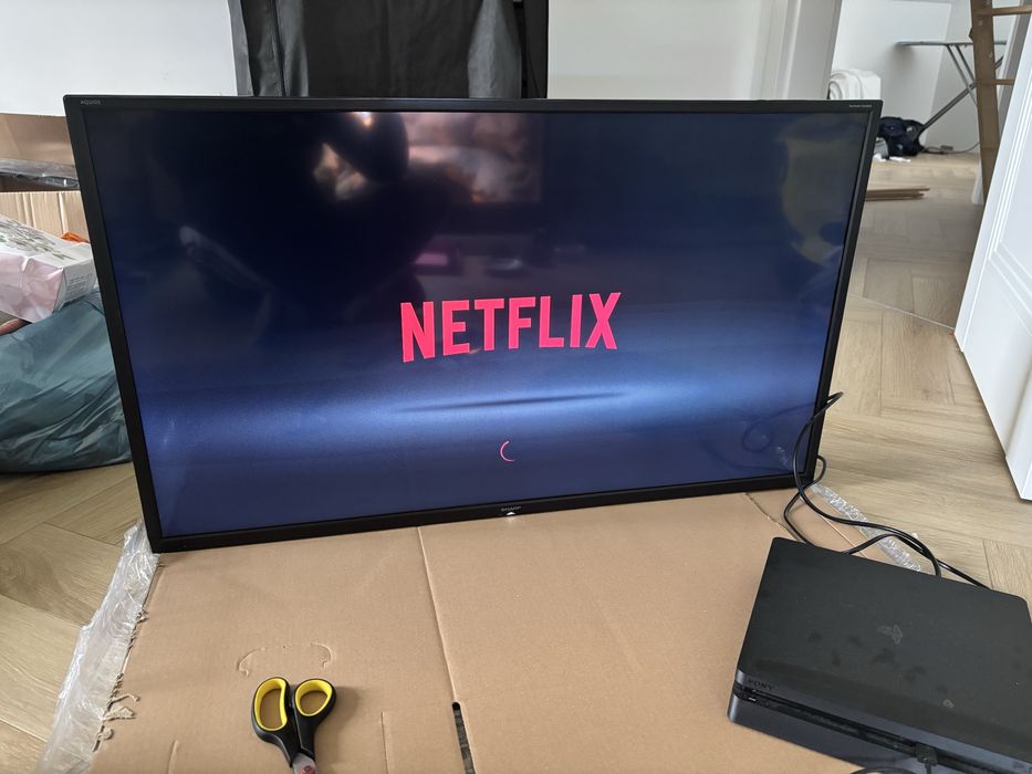 Telewizor Sharp  40cali LC-40FI5442E  smartTV