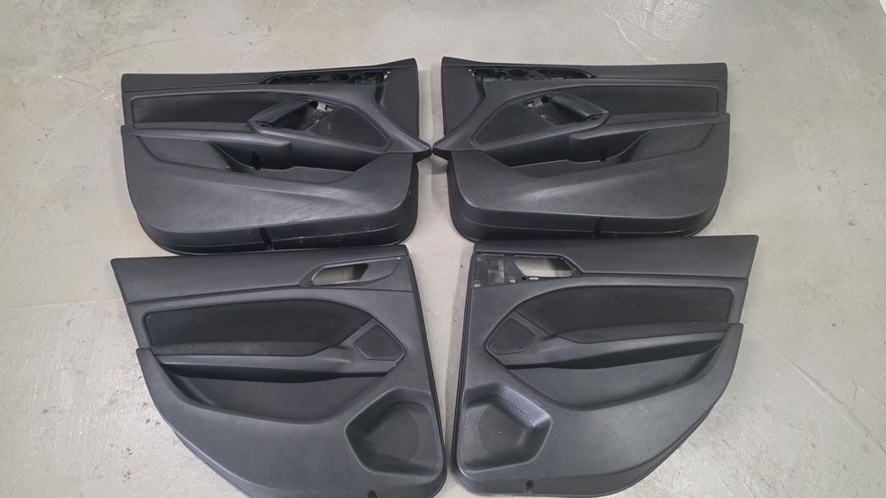Bancos e forros das portas Peugeot 308