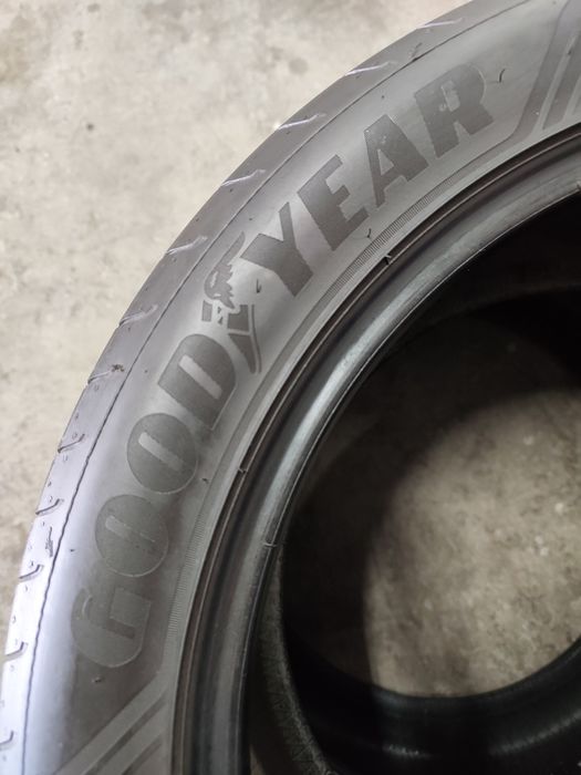 Pneus 295/40r20 Good Year Eagle F1 Asymmetric 3 com 75% piso