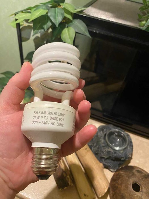 Комплект терариум для рептилій + УВБ лампа НОВА