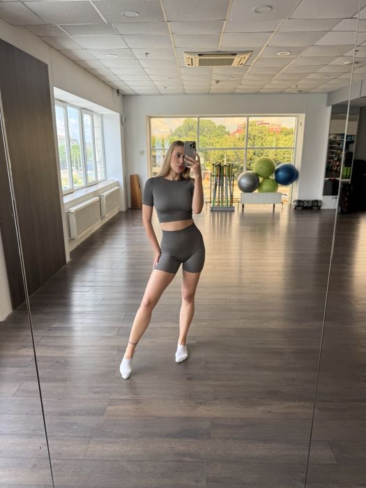 Костюмчик сірий (без бренду) М розмір