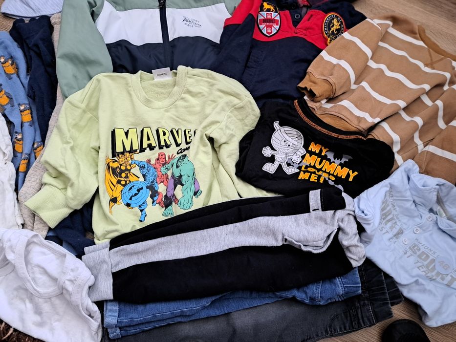 Продам лот одягу на хлопчика розмір 86-92.