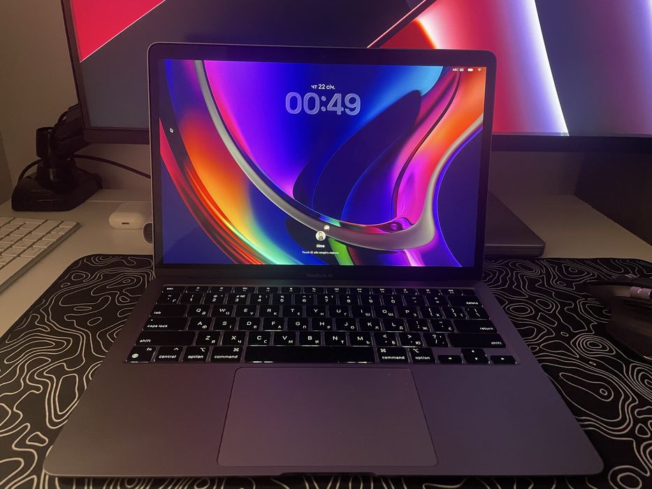 Продам MacBook Air M1 8/256