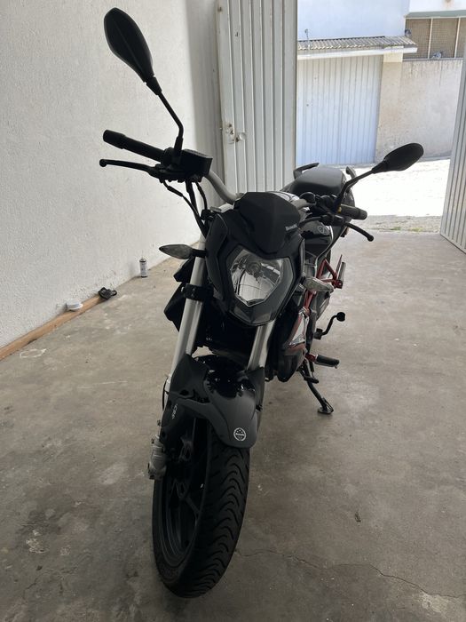 Benelli BN 125 em otimo estado