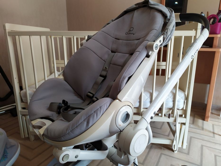 Коляска Qunny в отличном состоянии! Для современных родителей.