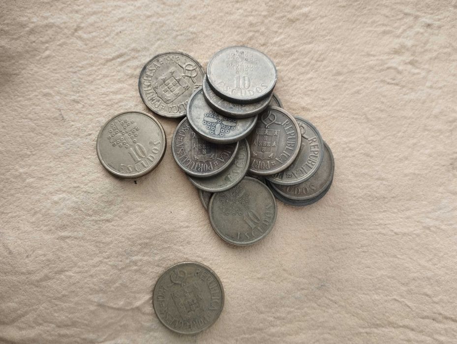 Moedas de 10 escudos