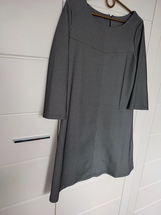 Sukienka do pracy świąteczna