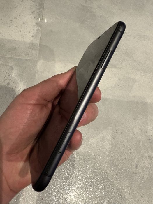 iPhone 11 64GB czarny