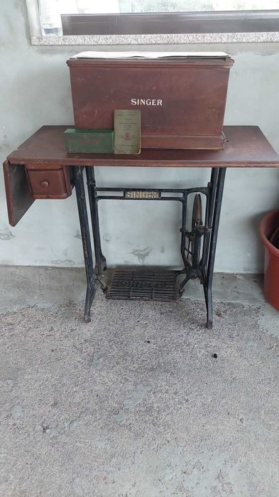 Mesa de costura Singer 15k80