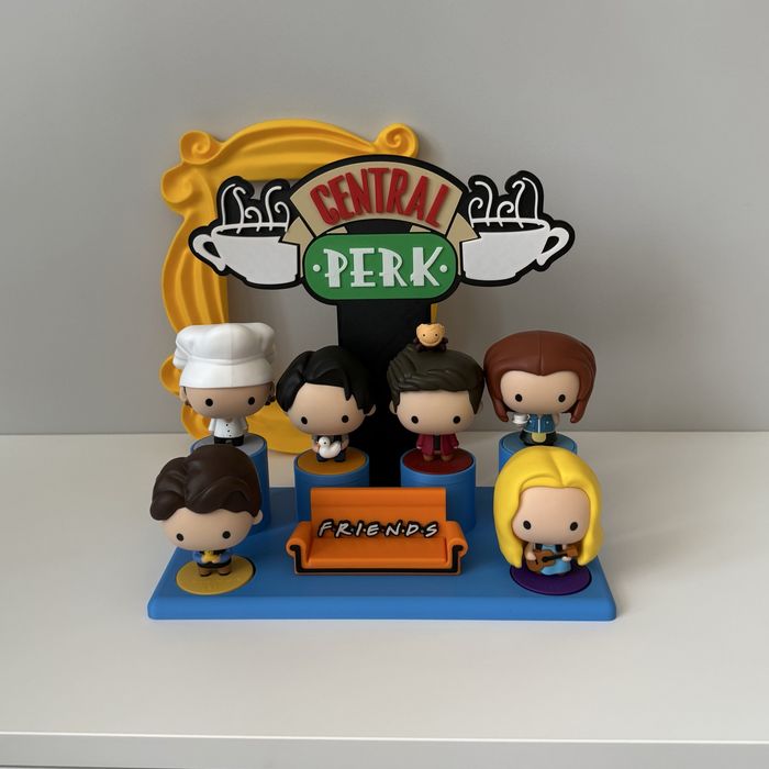 Новинка! Якісна підставка для фігурок Friends (Друзі) з McDonald’s
