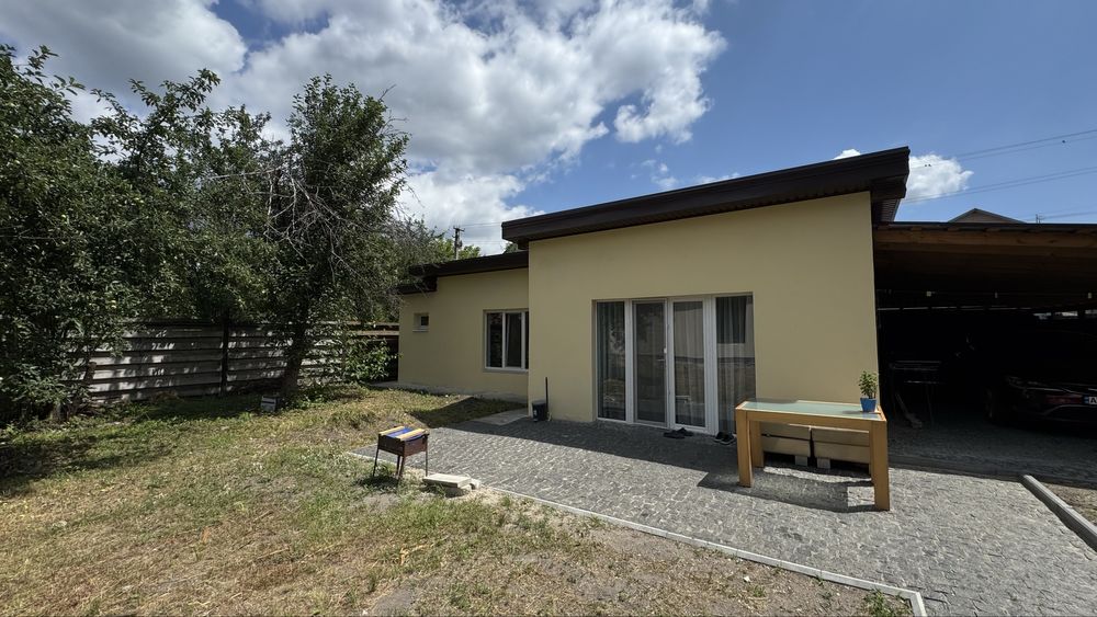 Продаж дачі у лісі